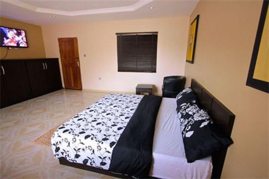 Number 95 Suites ลากอส ภายนอก รูปภาพ