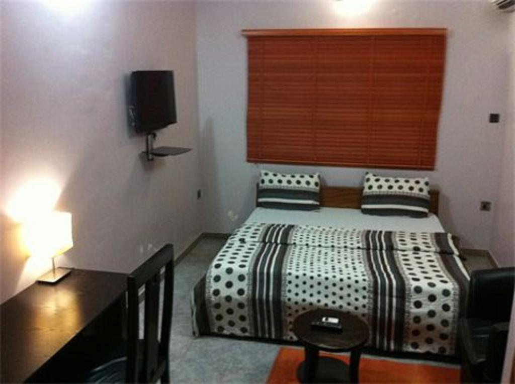 Number 95 Suites ลากอส ภายนอก รูปภาพ