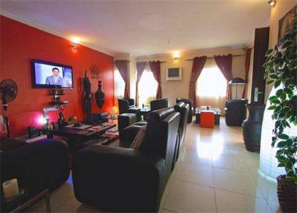 Number 95 Suites ลากอส ภายนอก รูปภาพ