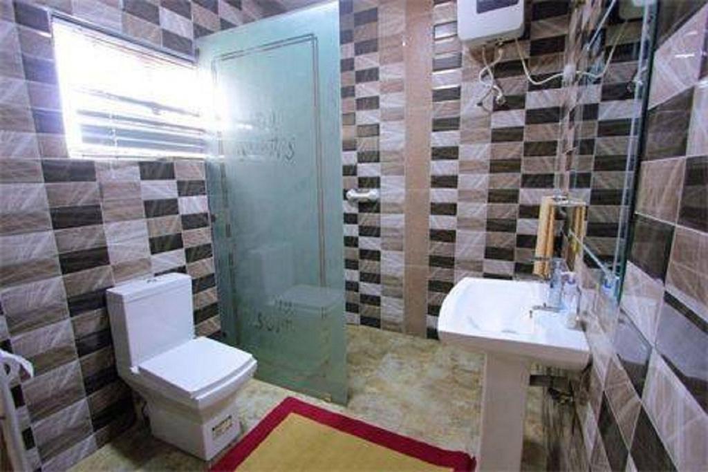 Number 95 Suites ลากอส ภายนอก รูปภาพ