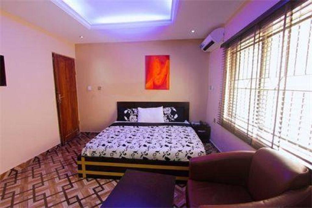 Number 95 Suites ลากอส ภายนอก รูปภาพ