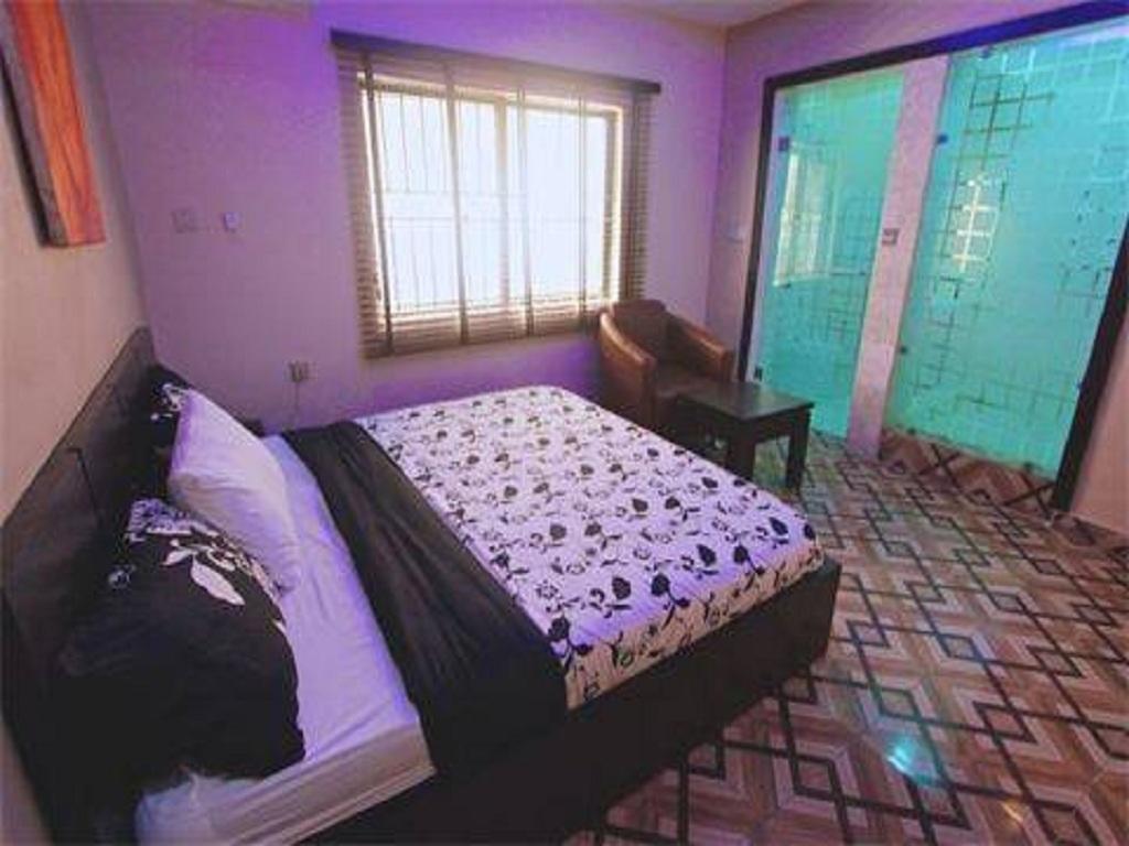 Number 95 Suites ลากอส ภายนอก รูปภาพ