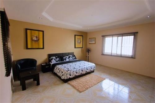 Number 95 Suites ลากอส ภายนอก รูปภาพ